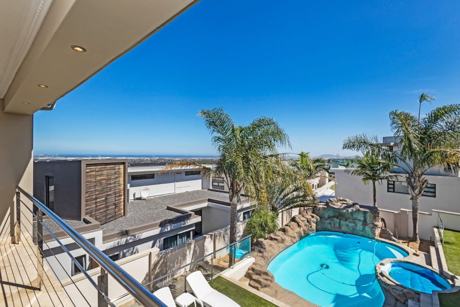 6 Bedroom Property for Sale in Baronetcy Estate Western Cape